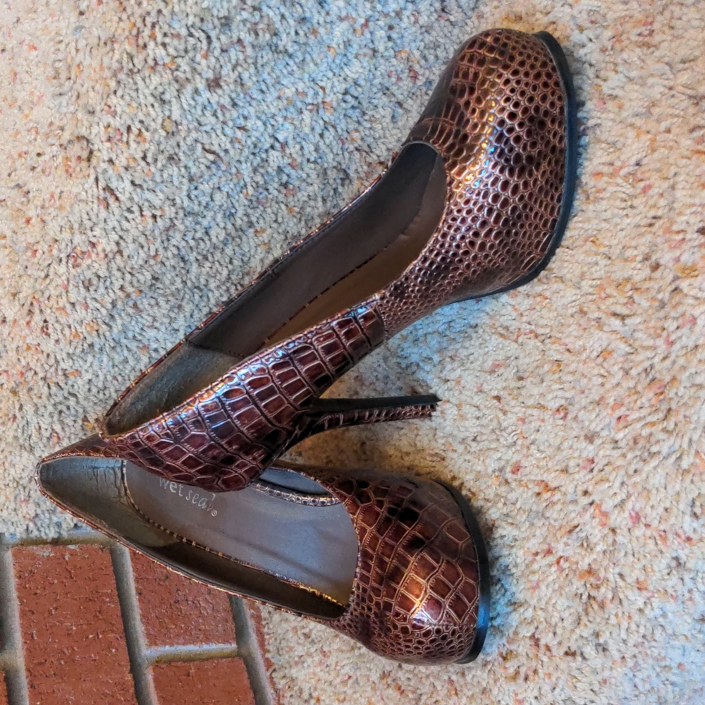Wet Seal Size 9 Raquel-Croc High Heels